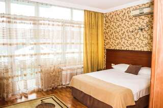 Отель Hotel Istanbul Батуми Люкс-2