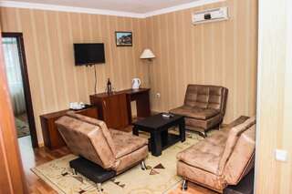 Отель Hotel Istanbul Батуми Люкс-5