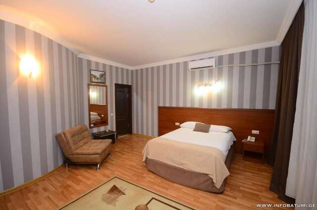 Отель Hotel Istanbul Батуми-8
